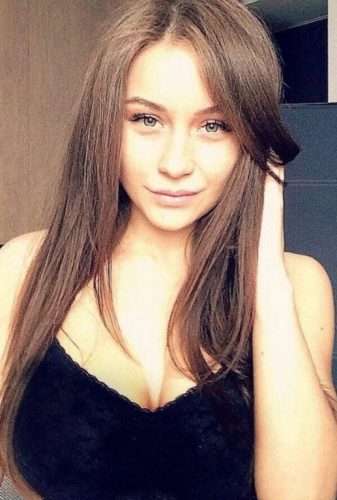 Mersin Bakımlı Sarışın Melis 26 Yaşında Kendi Yeri Var — Mersin
