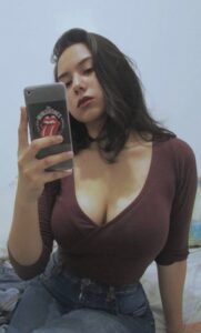 Mersin 22 Yaşında Bakımlı Esmer Öykü — Mersin
