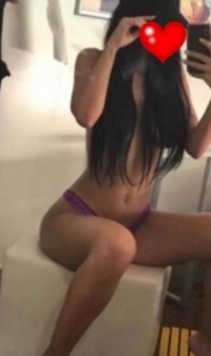 Mersin Bakımlı Esra 25 Yaşında Kendi Yeri Var — Mersin